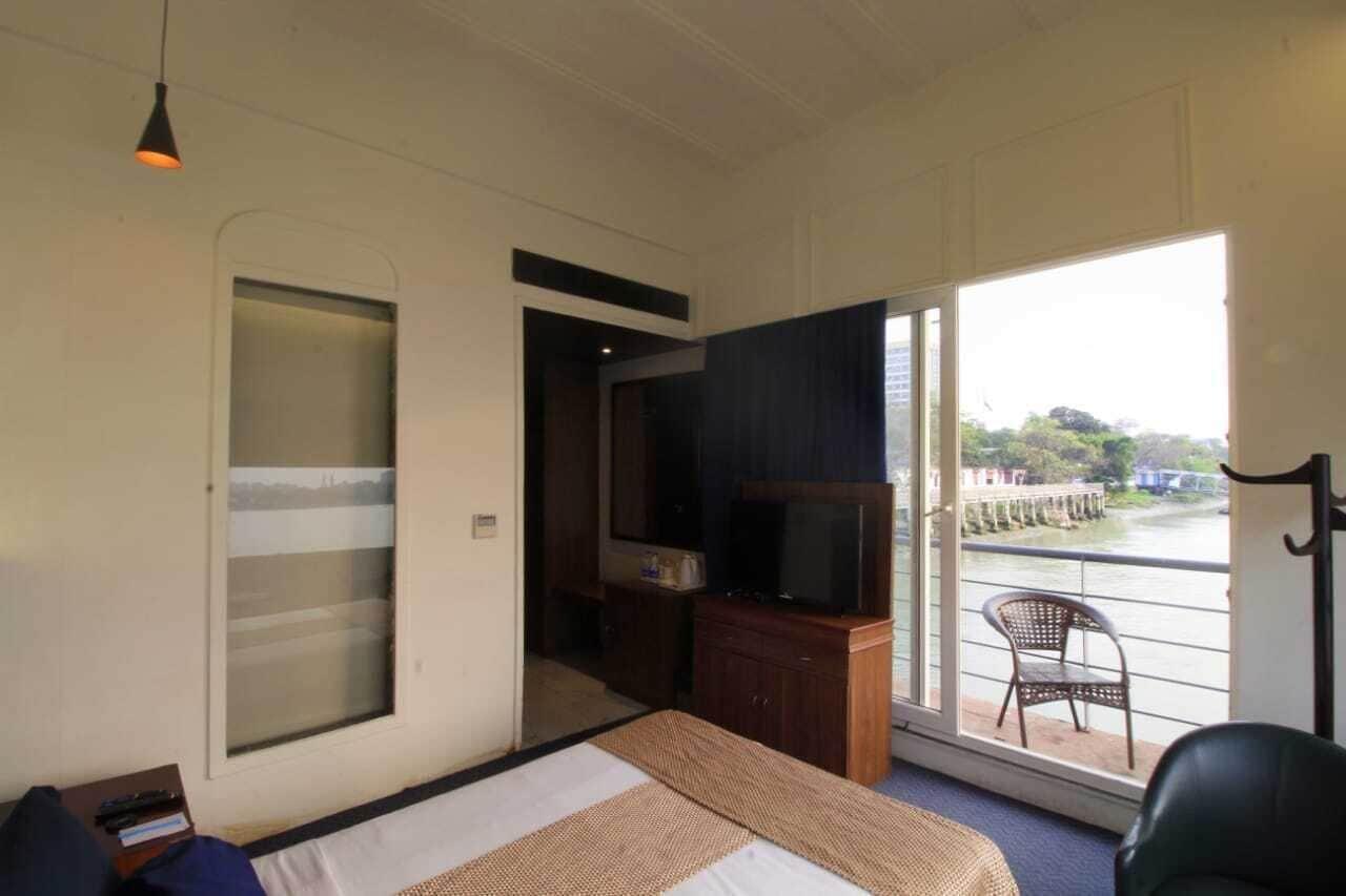 Polo Floatel 4* Kolkata