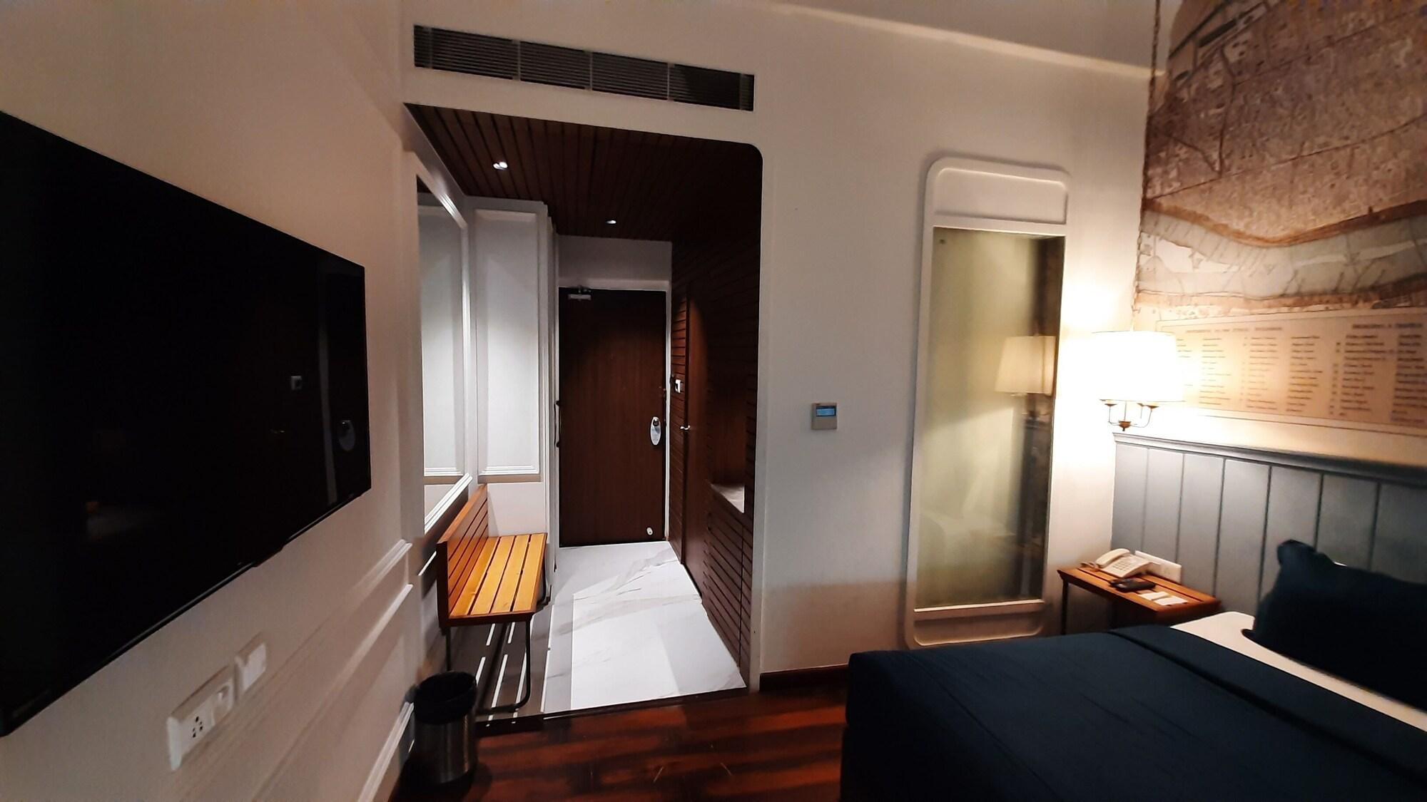 Polo Floatel 4*