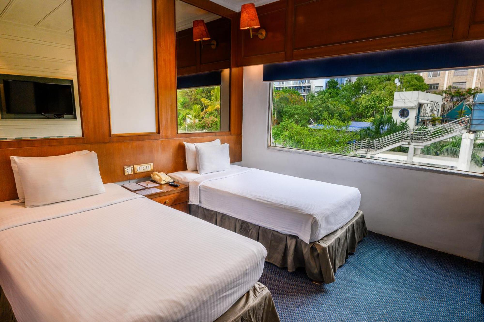 Polo Floatel 4*