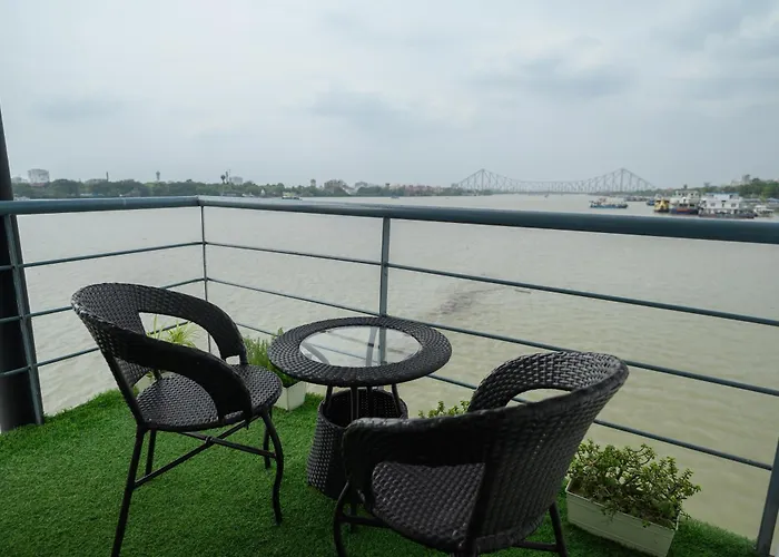 Polo Floatel Kolkata