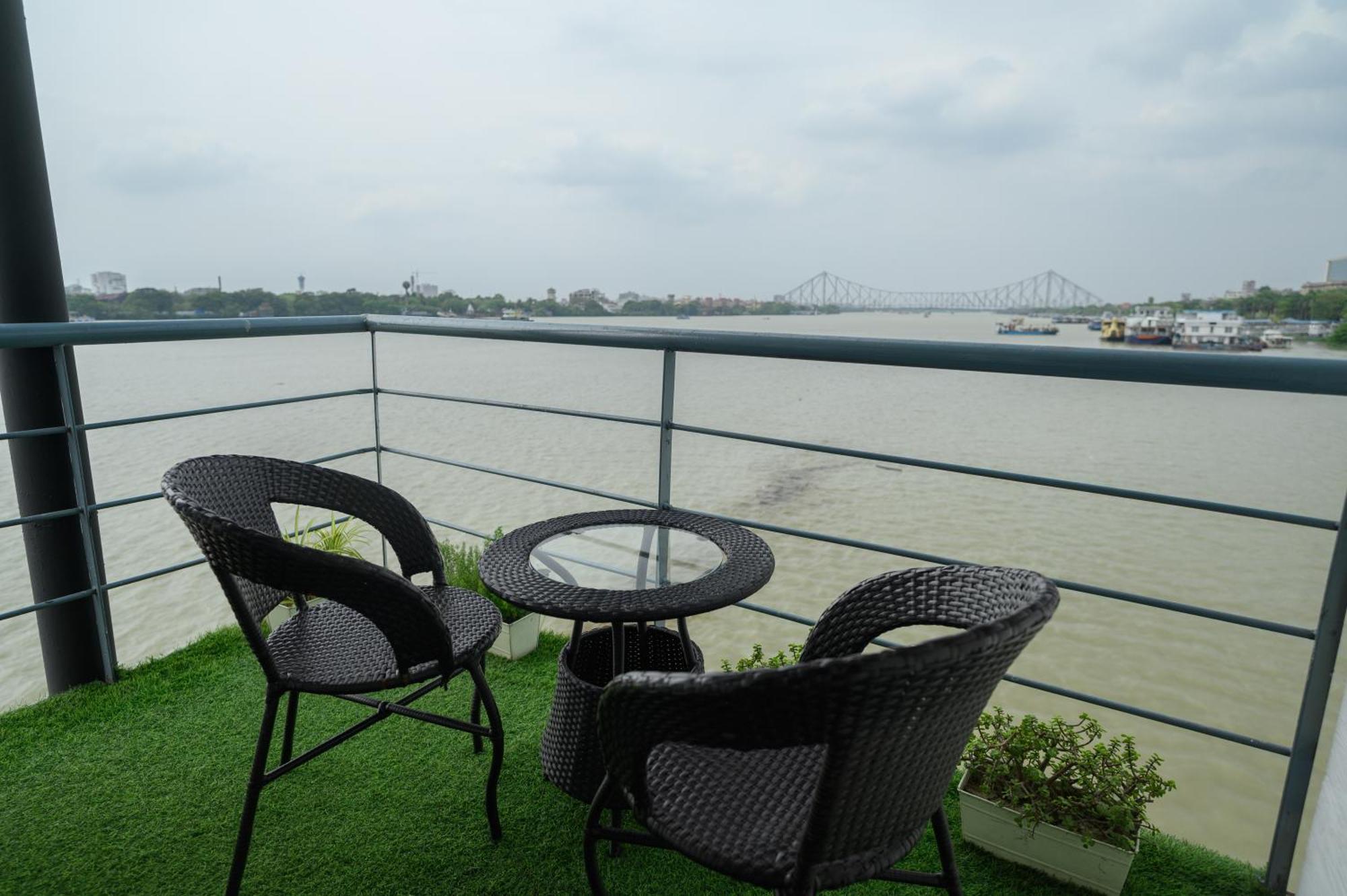 Polo Floatel Kolkata