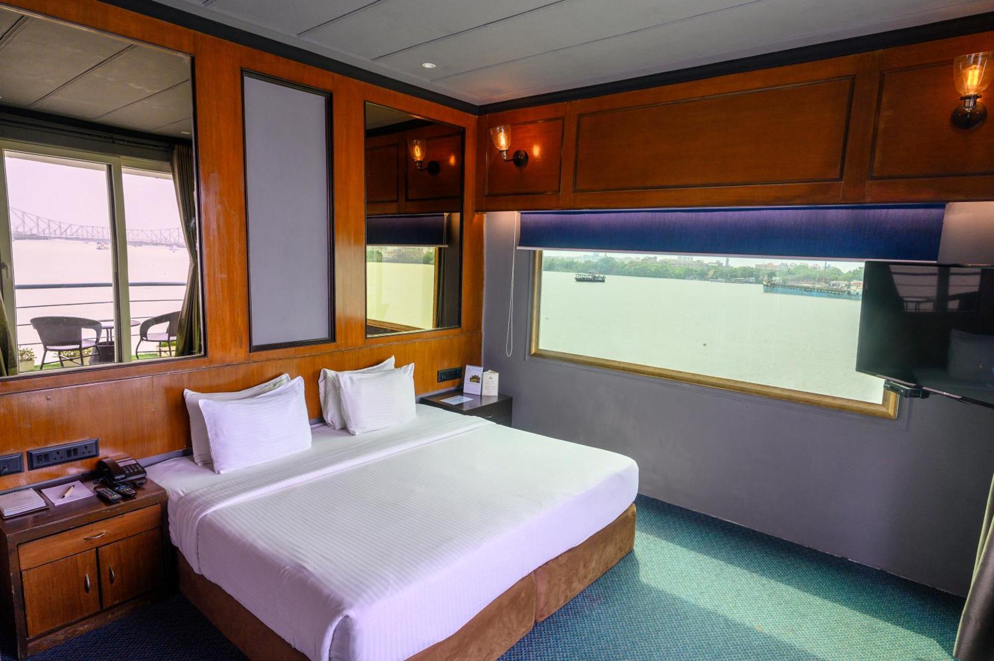 Polo Floatel 4* Kolkata