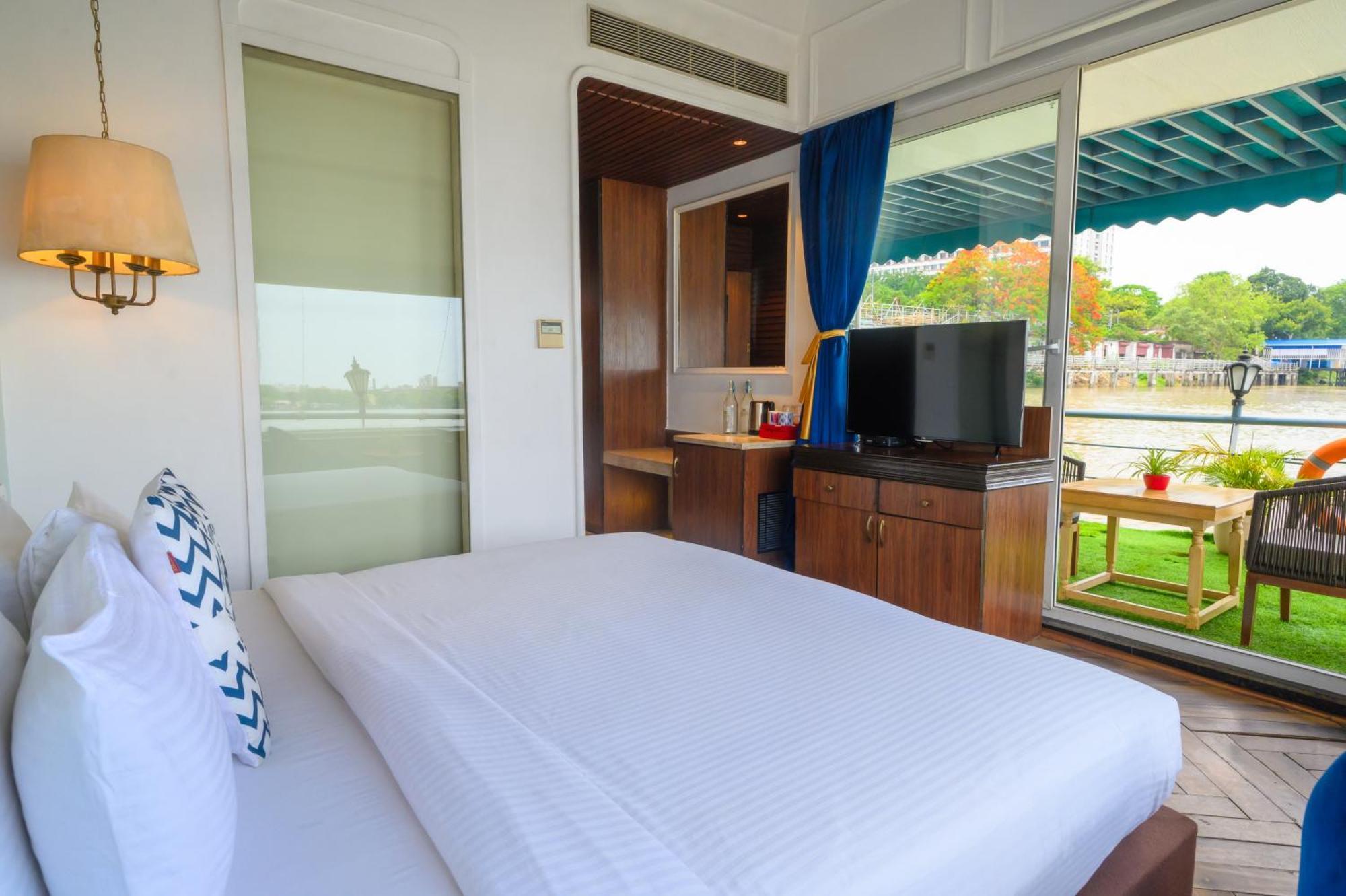 Polo Floatel 4* Kolkata